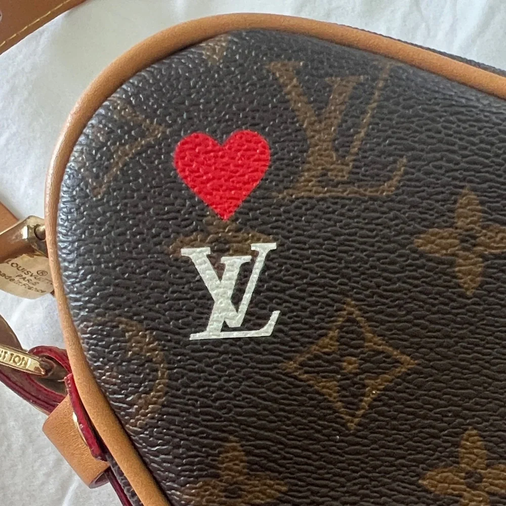 Louis Vuitton Heart-Shaped Monogram Crossbody Bag with Red Accent - Picture 4 of 17